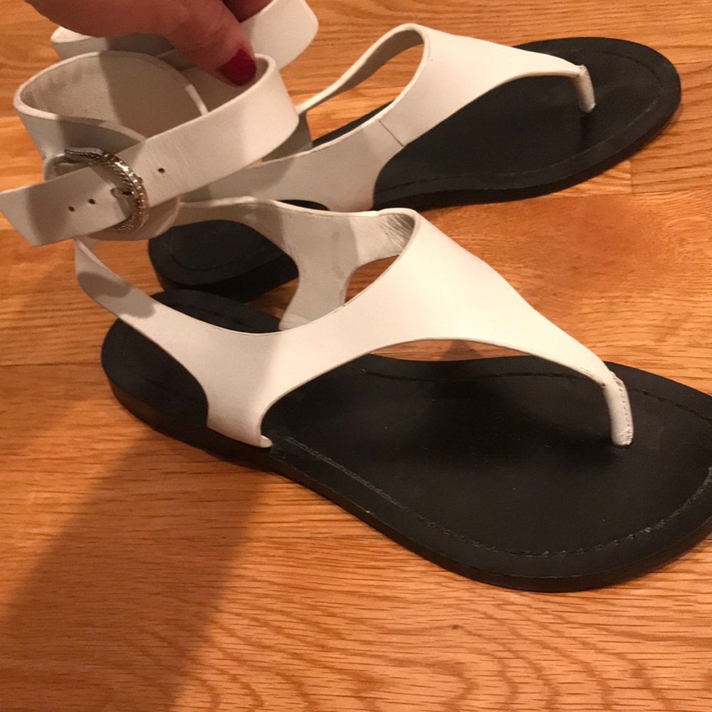 Pour la victoire women’s white sandal size 8